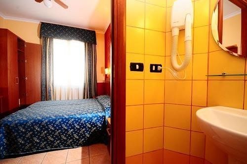 Termini Station Rooms Rome Exterior photo